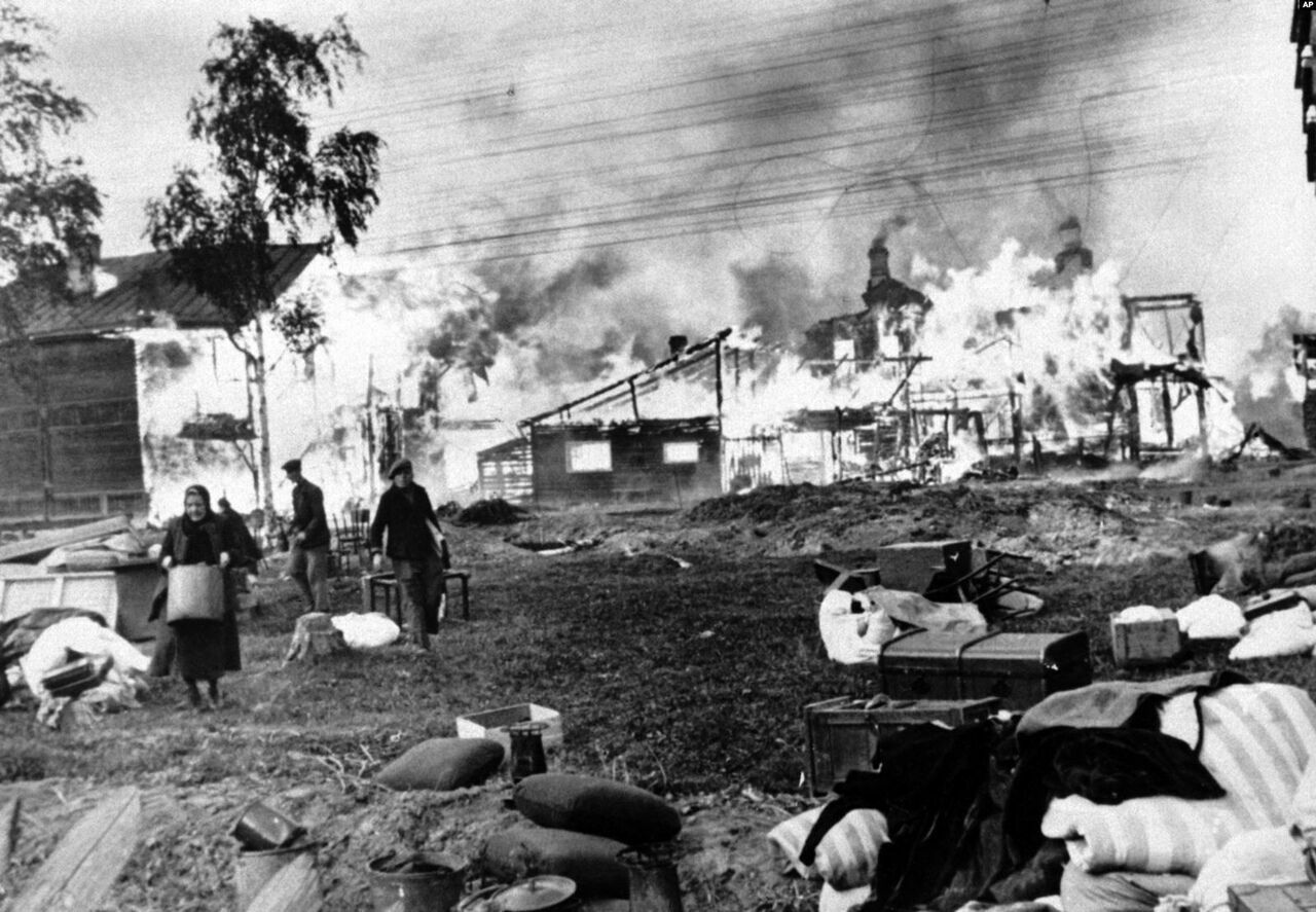 17 ноября 1941 года Сталин приказал сжигать дотла свои же деревни
