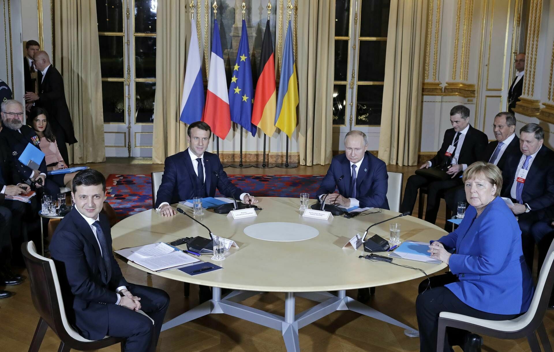 Официальные итоги саммита в Париже: о чем договорилась "Нормандская четверка"