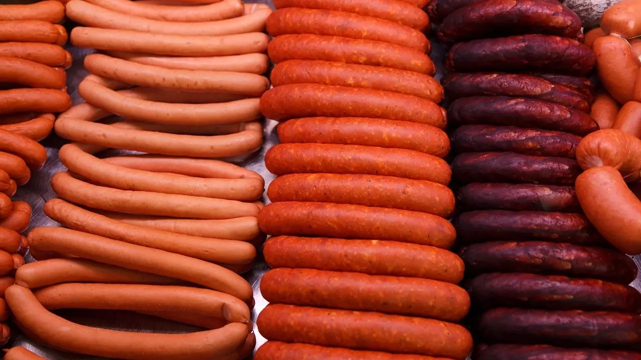 В колбасе бразильского производителя нашли опасное вещество