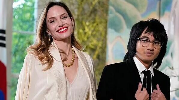 Анджелина Джоли вместе с сыном посетила прием в Белом доме