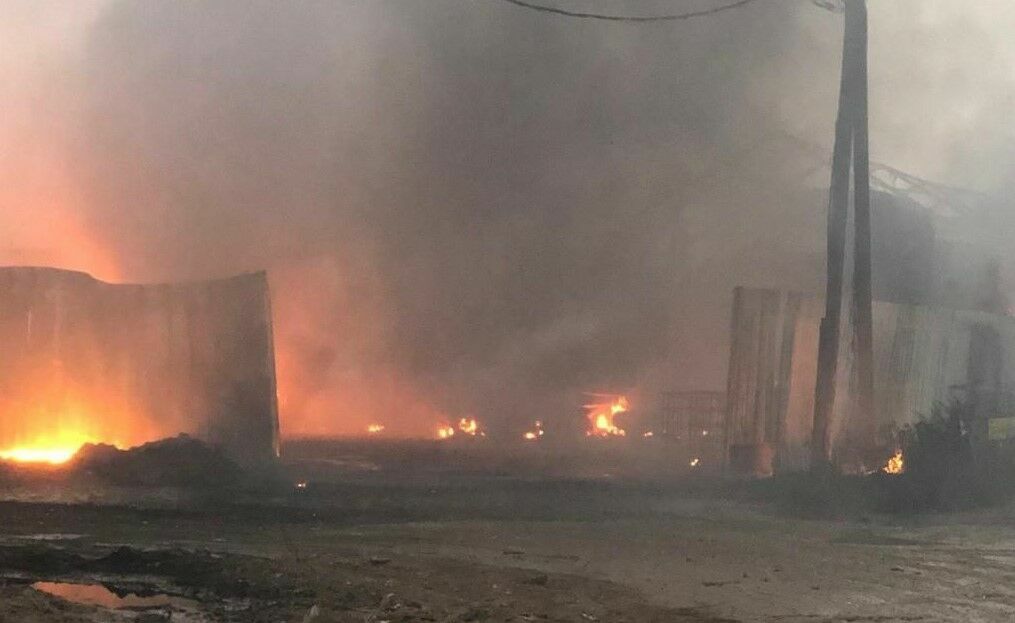 В Раменском загорелся автосервис грузовых автомобилей — погиб человек (ФОТО)