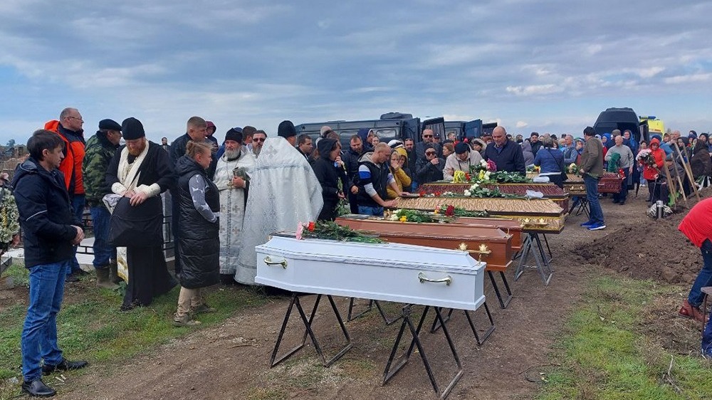 Похороны в семье Ищенко, Ейск