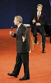 Что прятал Джордж Буш под пиджаком?