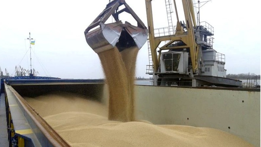 Погрузка зерна в порту