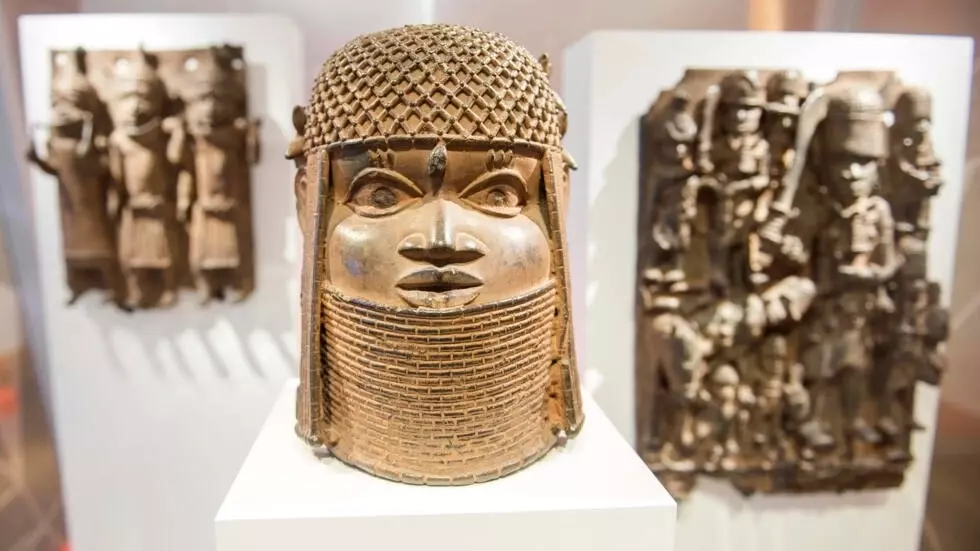 Три предмета бенинской бронзы из Гамбургского музея 