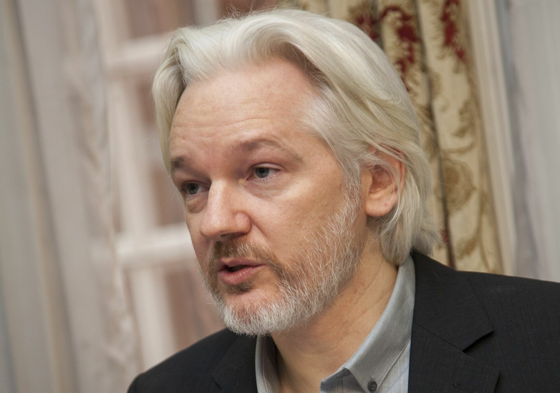 Главреда WikiLeaks беспокоит психологическое состояние Ассанжа