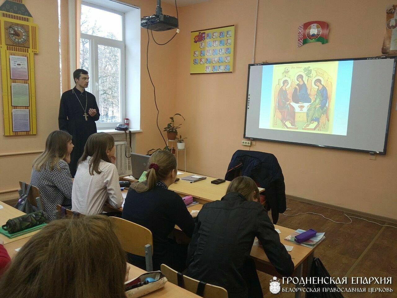 В Госдуме предложили заменить в школах "Архипелаг Гулаг" на Библию