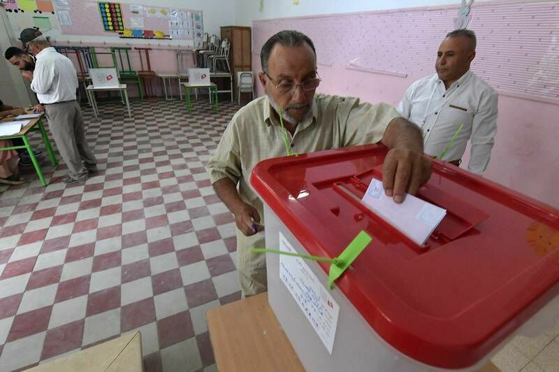 95% участников референдума в Тунисе поддержали новую президентскую конституцию