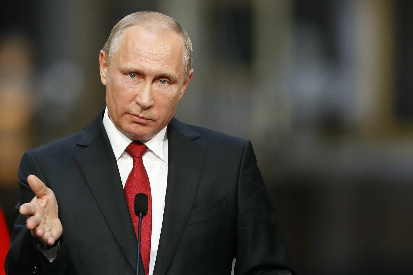 Путин: нужно защищать врачей при некриминальной утрате наркотических препаратов
