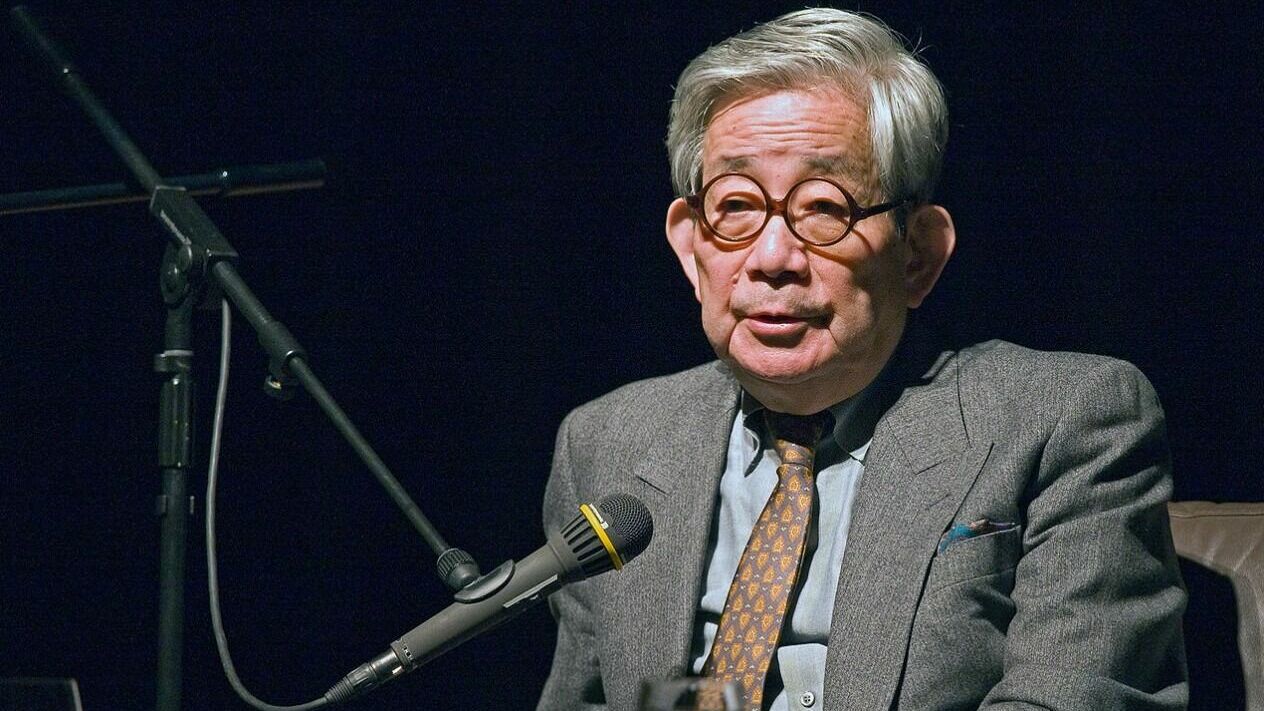 Умер японский лауреат Нобелевской премии по литературе Кэндзабуро Оэ