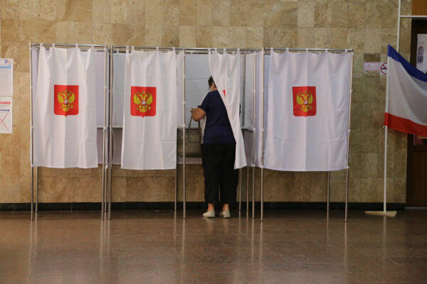 Явка избирателей в Крыму 8 сентября на 18 часов составляла 25-28%. Но потом за 3 часа внезапно подскочила до 33%. 