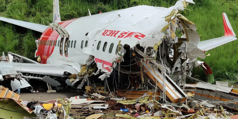 Спасатели не смогли найти тела пассажиров разбившегося в Китае Boeing 737