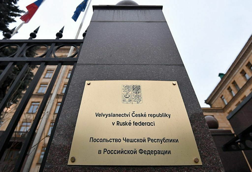 Россия объявила двух чешских дипломатов персонами нон-грата