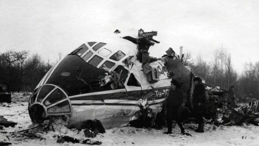 Погибли вместе с дефицитом. К годовщине самой нелепой авиакатастрофы в истории СССР