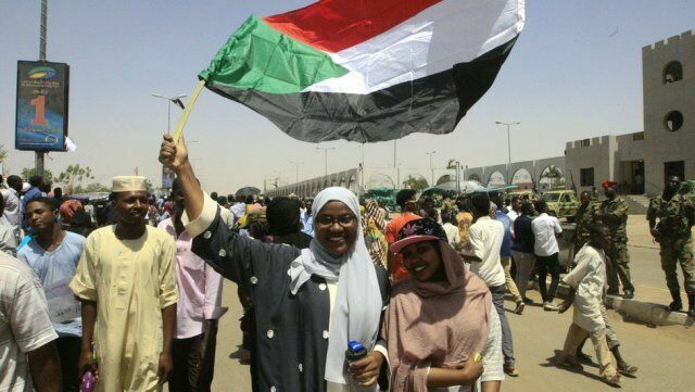 Пока без крови: перемены в Судане начались мирно