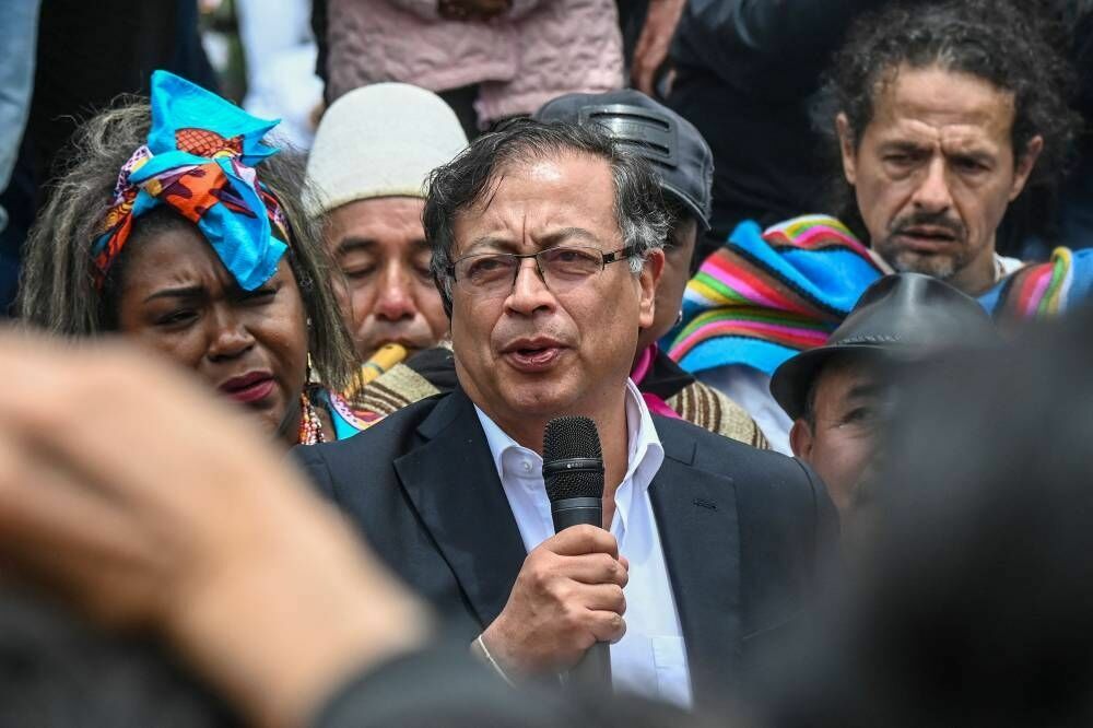 Новыми лидерами Колумбии стали бывший партизанский боевик и домработница