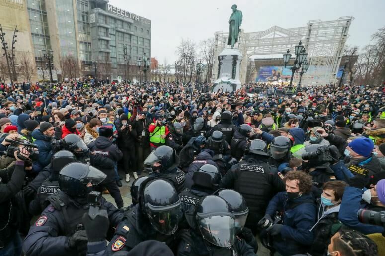 Свыше 90 уголовных дел завели на демонстрантов после январских протестов