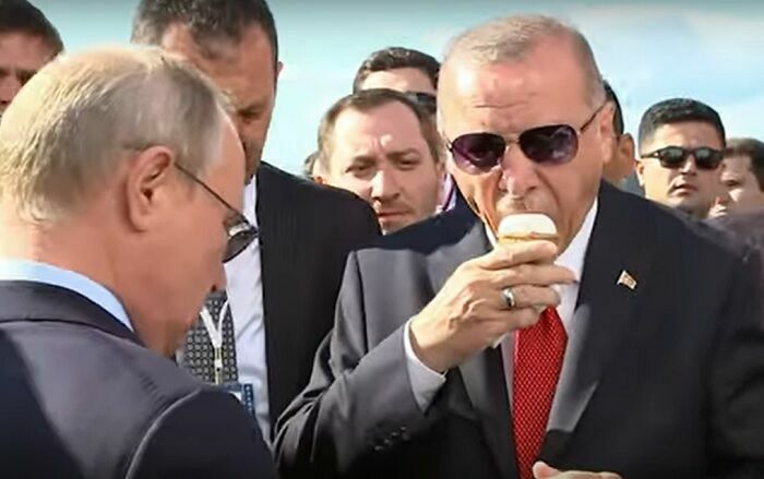Продавщица мороженого для Путина и Эрдогана исчезла с авиасалона "МАКС"