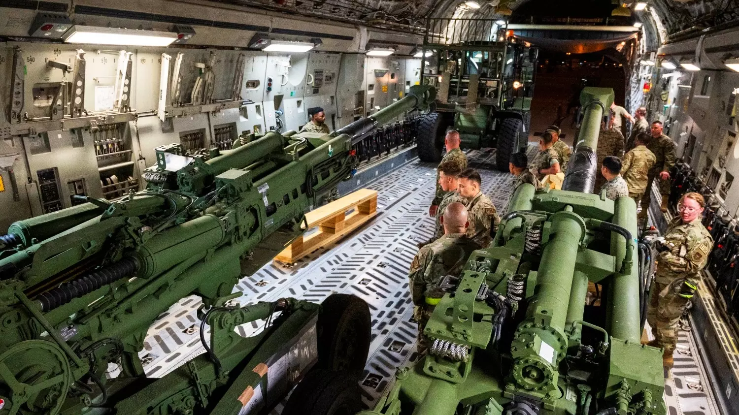 Из нового пакета военной помощи для Украины треть пойдет на пополнение американских арсеналов
