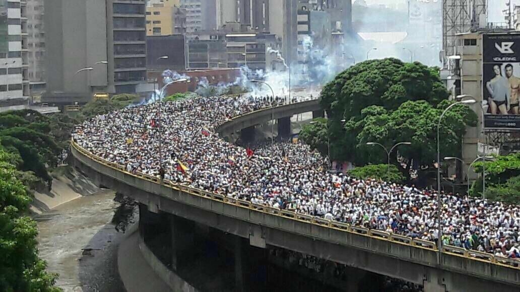 13  апреля:  в  2002-м  в  Венесуэле произошел  переворот
