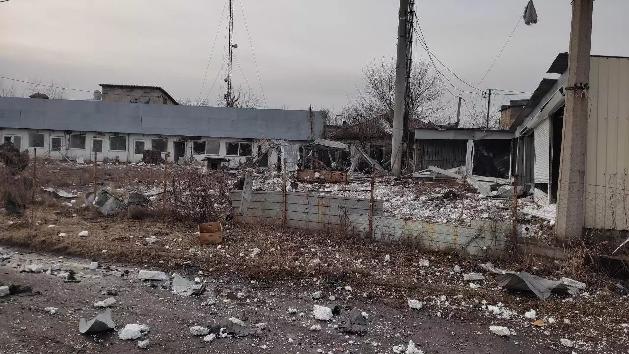 Последствия утреннего обстрела посёлка станции Никитовка.