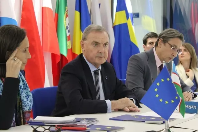 Спецпосланник ЕС по санкциям Дэвид О’Салливан после встречи с президентом Мирзиёвым отметил готовность Узбекистана противостоять обходу санкций