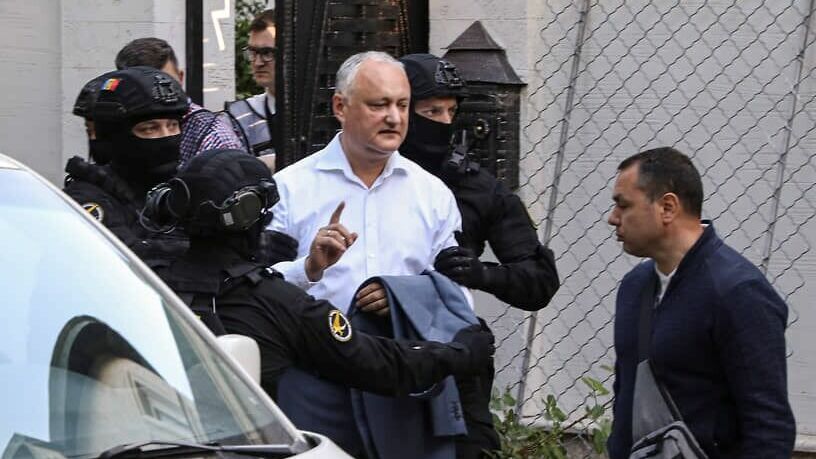 Президент Молдовы 2016-2020 гг Игорь Додон во время ареста 