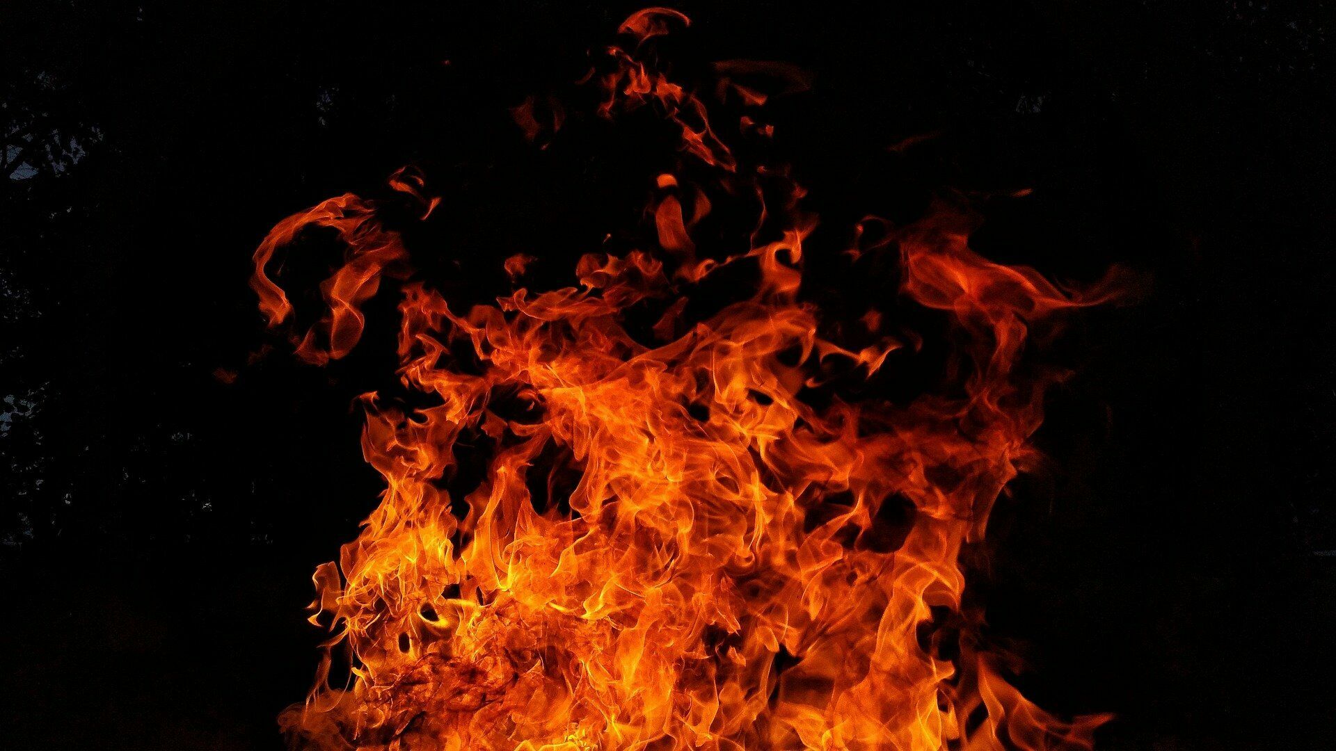В ХМАО подростки погибли при пожаре в дачном доме