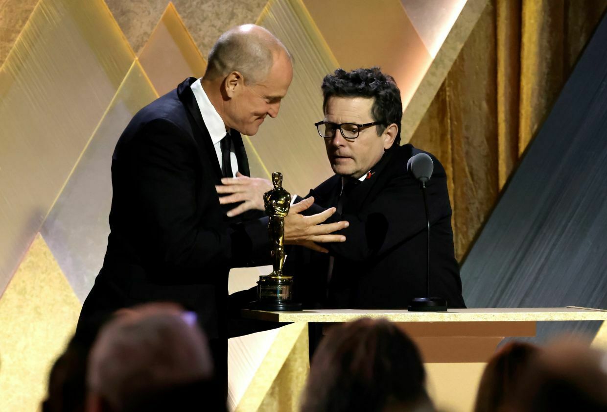 Актеру Майклу Джею Фоксу вручили «Оскар» за борьбу против болезни Паркинсона