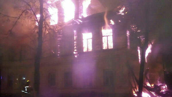 В пожаре под Ярославлем погибли 7 человек, пятеро из них - дети