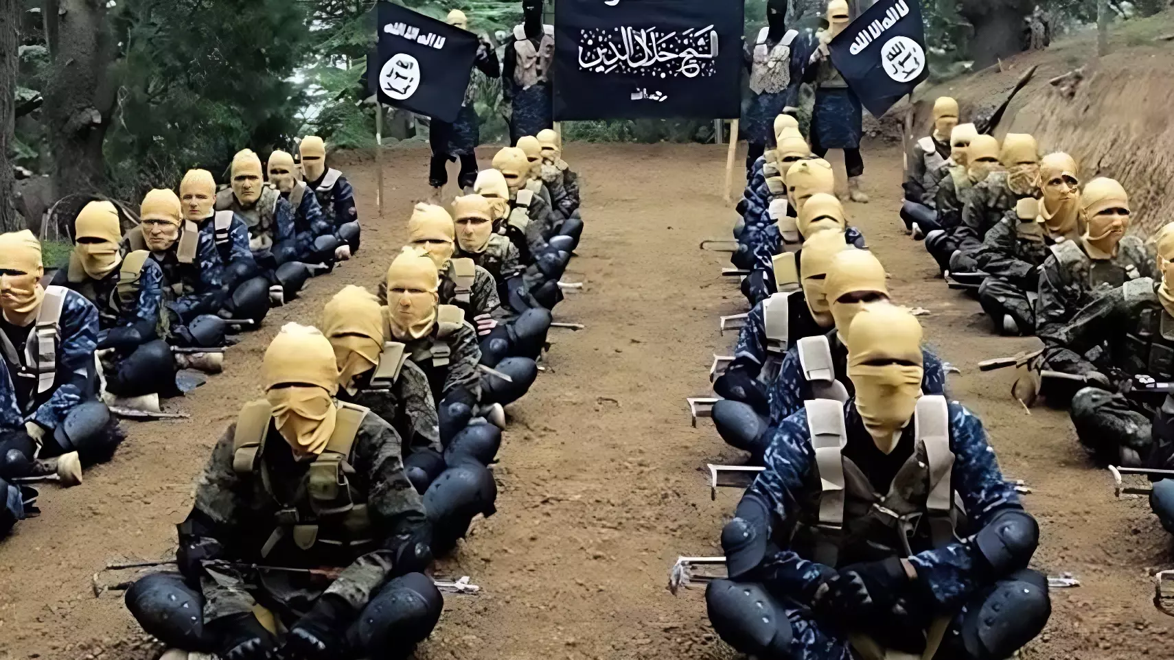 Воины ИГИЛ* в лагерях подготовки