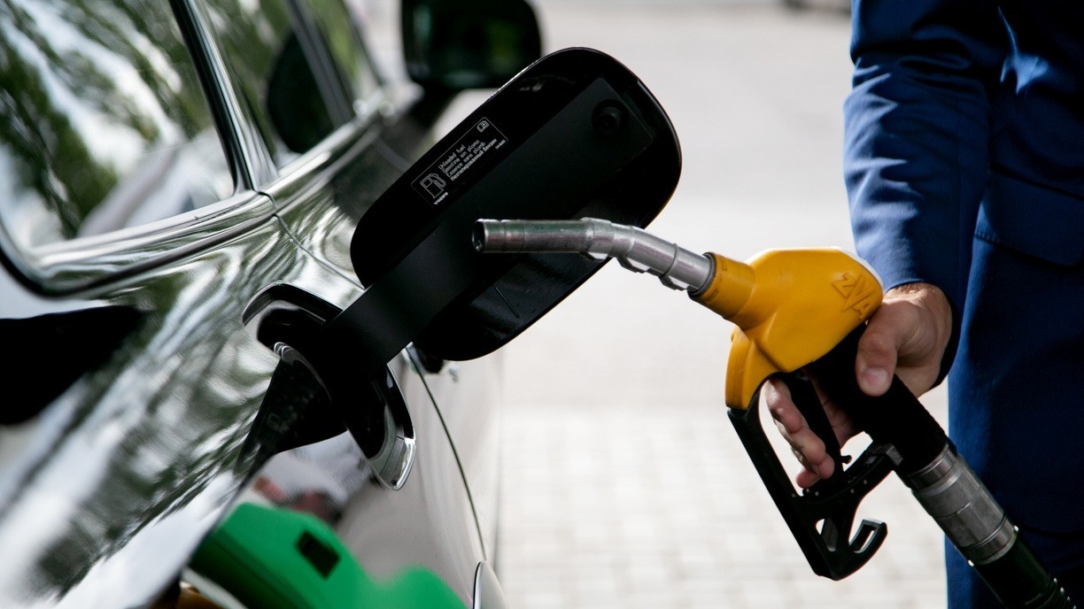 Бензин на АЗС продолжит дорожать: почему биржевые цены опять поползли вверх