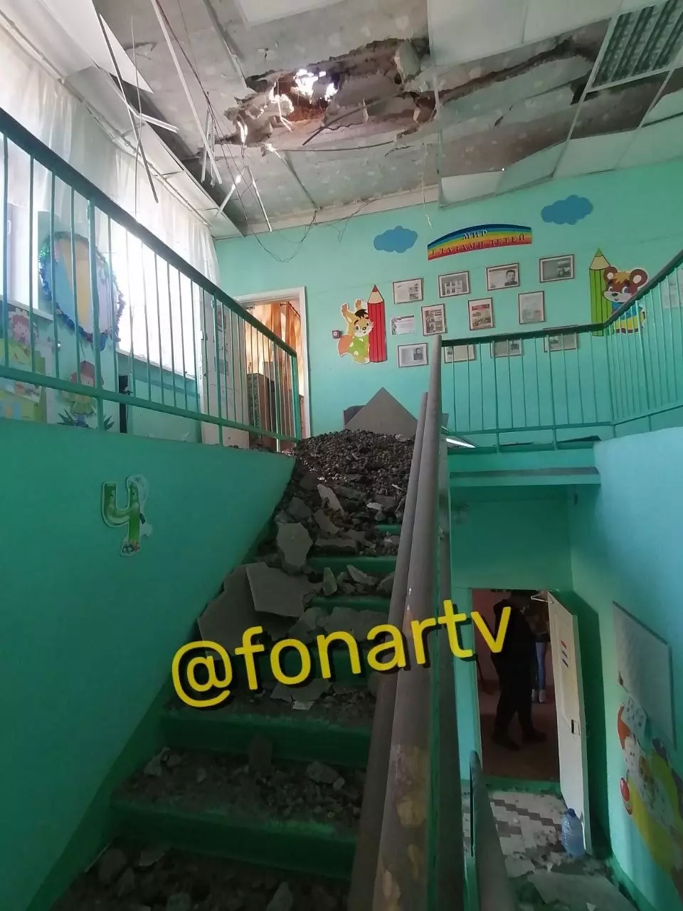 Последствия прилёта снаряда в детский сад на Крейде.