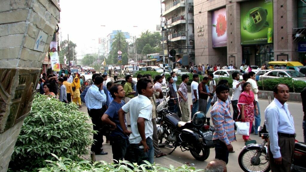 В Бангладеш 19 человек погибли при падении автобуса