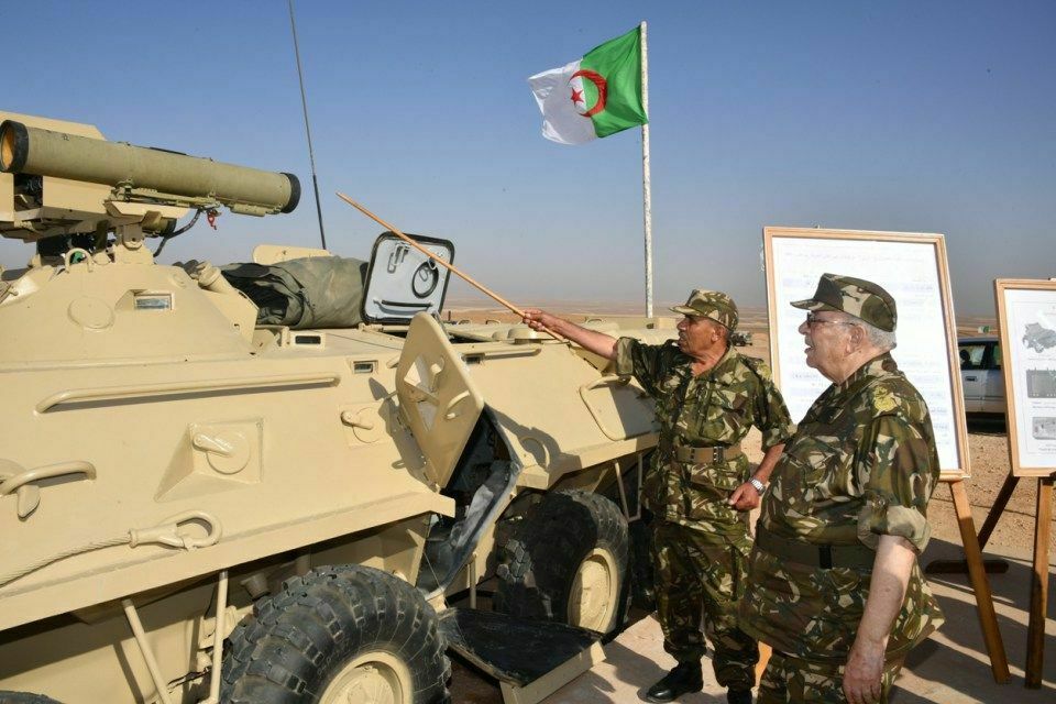 Несмотря на окрики Запада, Алжир продолжает закупать российское оружие
