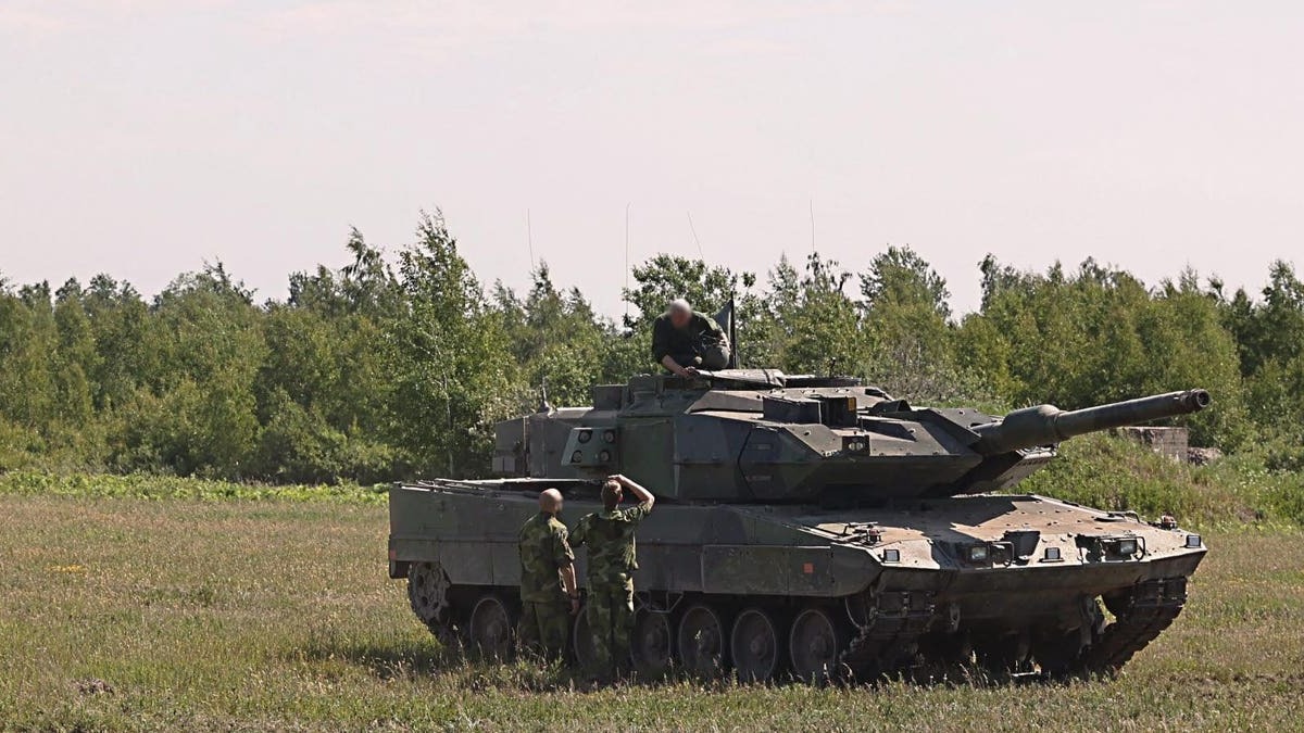 Forbes: российские дроны за один раз подбили 2 из 10 лучших танков ВСУ