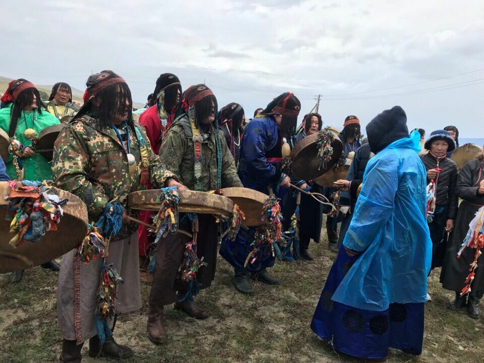 Бурятские шаманы совершили жертвоприношение, чтобы призвать в Сибирь дожди