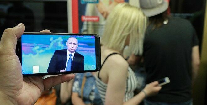 Исследование: "Прямая линия" с Путиным теряет популярность
