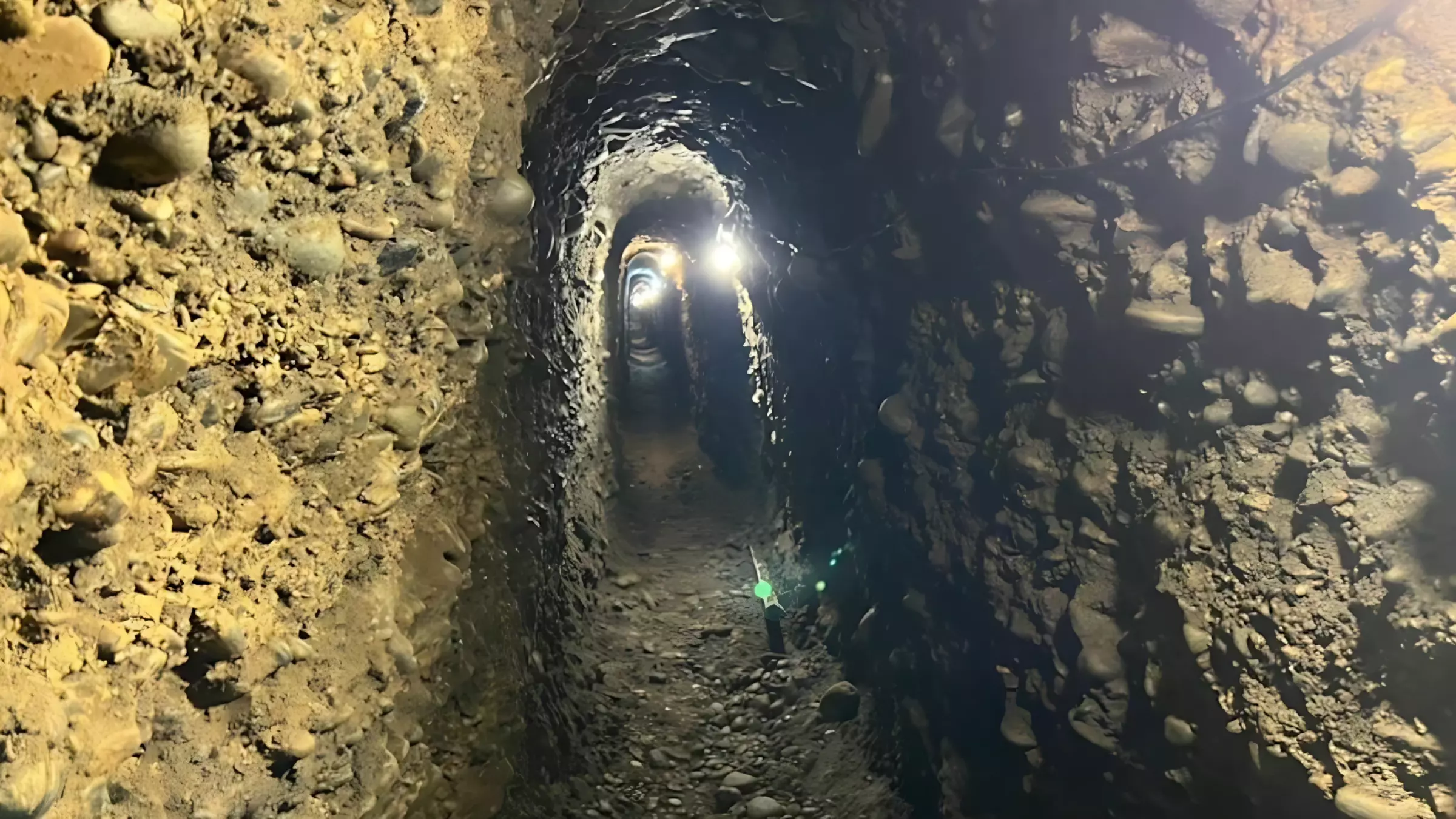 Подземные тоннели контрабандистов нашли на границе Киргизии и Узбекистана