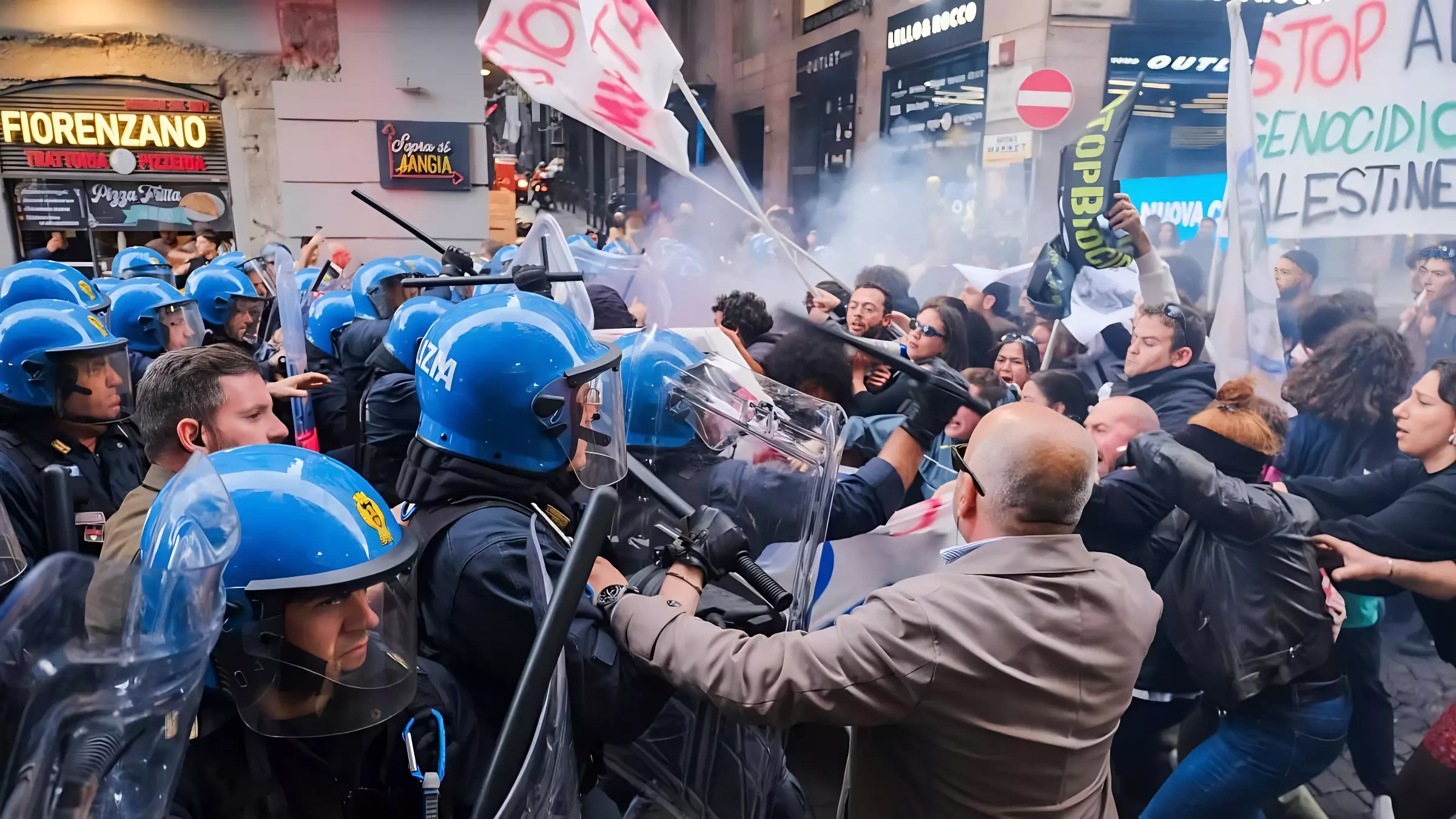 В Неаполе произошли столкновения между противниками НАТО и силовиками