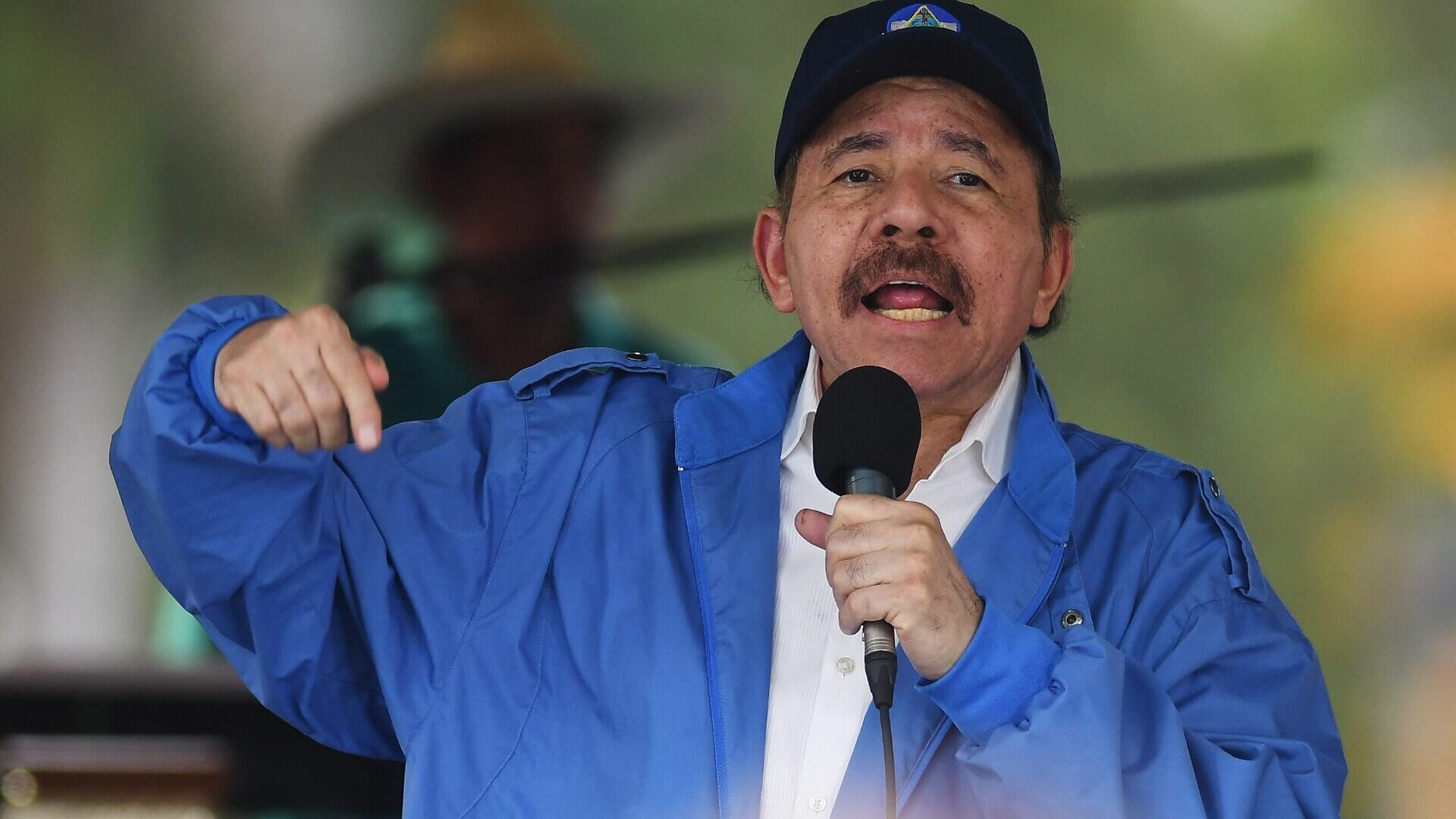 В Никарагуа Ортега освободил более 200 политзаключенных и отправил их в США